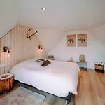 Avec Jacuzzi Ou Dans Les Bois Pensjonat 4*