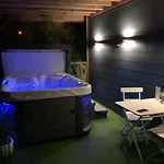 Avec Jacuzzi Ou Dans Les Bois Affittacamere