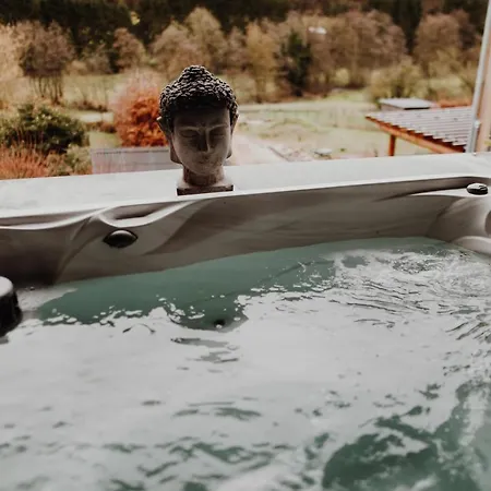 At - D'hote Avec Jacuzzi Et Dans Les Bois Guest house Gesves