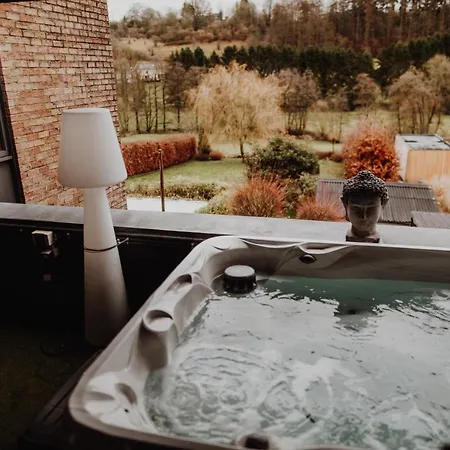 Avec Jacuzzi Ou Dans Les Bois Gesves