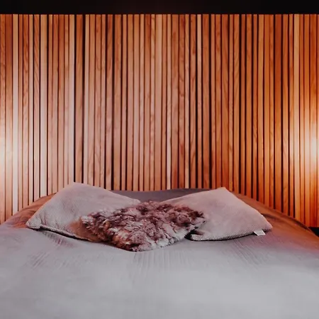 At - D'hote Avec Jacuzzi Et Dans Les Bois Gesves