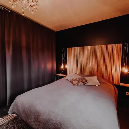 ゲストハウス Avec Jacuzzi Ou Dans Les Bois Gesves