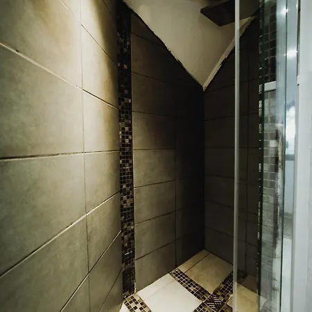 At - D'hote Avec Jacuzzi Et Dans Les Bois Gesves