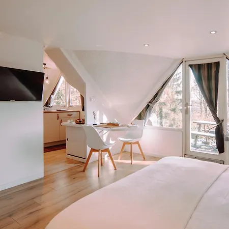 Avec Jacuzzi Ou Dans Les Bois Pensjonat