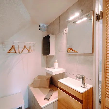 At - D'hote Avec Jacuzzi Et Dans Les Bois Guest house Gesves