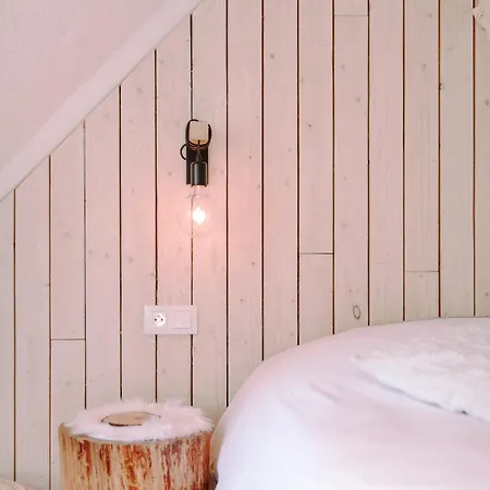 Avec Jacuzzi Ou Dans Les Bois Pensjonat