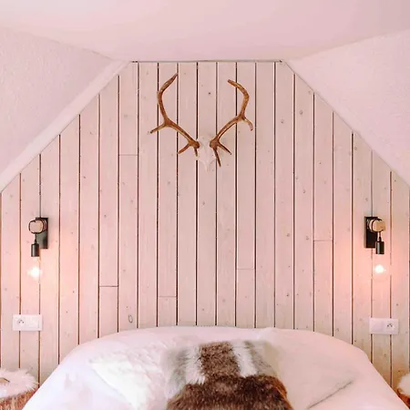 Vendégház Avec Jacuzzi Ou Dans Les Bois 4*