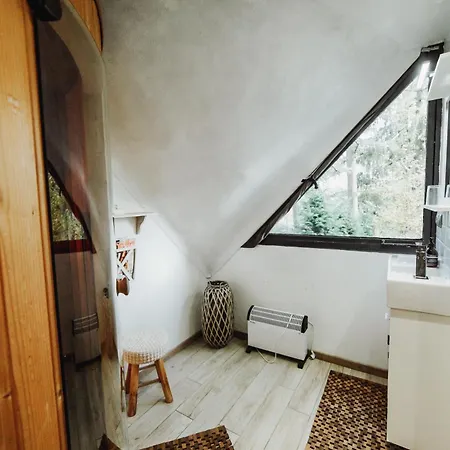 Pensjonat Avec Jacuzzi Ou Dans Les Bois