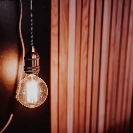 ゲストハウス Avec Jacuzzi Ou Dans Les Bois 4*