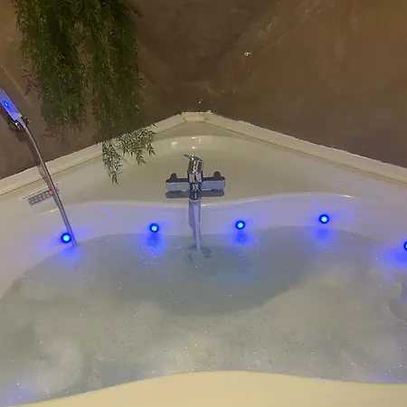 Avec Jacuzzi Ou Dans Les Bois 4* Gesves